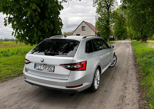 Skoda Superb cena 75000 przebieg: 80000, rok produkcji 2017 z Krośniewice małe 232